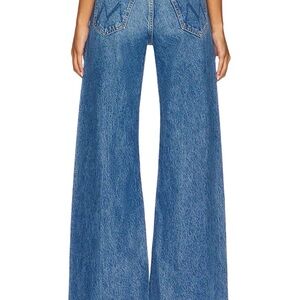 MOTHER Flare Jeans in Classic Blue
Lemon twist in rolling in the dough